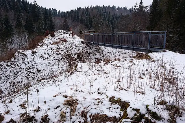 Ruine der Burg Hossingen – Ruine, 9 km von Albstadt