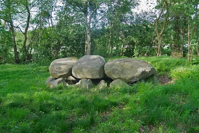 Großsteingrab Hammah 2 – Megalith, 7 km von Hansestadt Stade