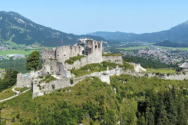 Burgruine Ehrenberg – Burg oder Schloss, 12 km von Füssen
