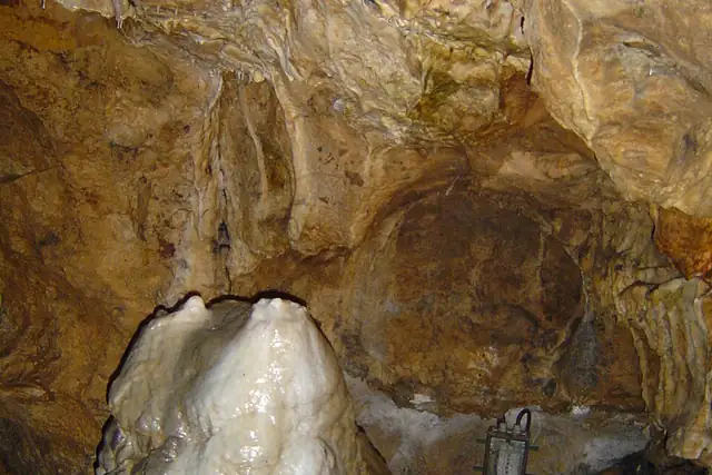 Sontheimer Höhle – Höhle, 17 km von Klingenstein