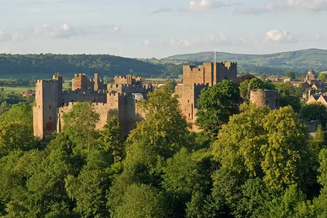 Ludlow Castle – Burg oder Schloss, 13 km von Loughton