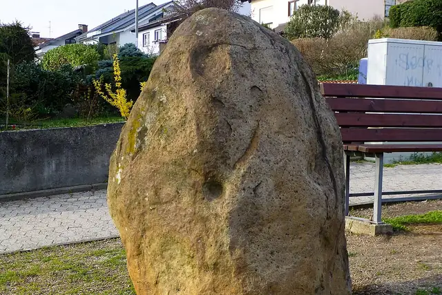 Menhir von Bensheim – Megalith, bei Bensheim