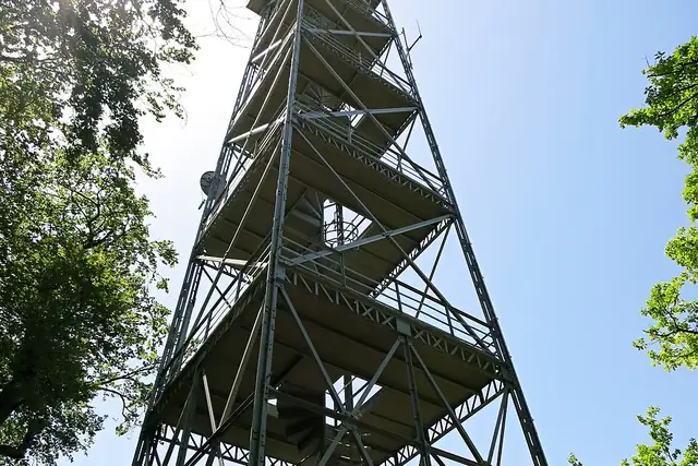 Schleifenbergturm – Aussichtsturm, 16 km von Basel