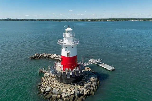 Greens Ledge Lighthouse – Leuchtturm, bei Darien