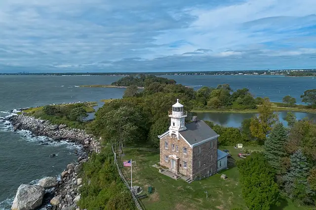 Great Captain Island Light – Leuchtturm, bei Port Chester