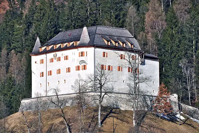 Schloss Lengberg – Burg oder Schloss