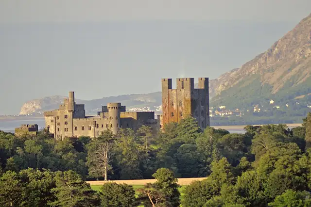Penrhyn Castle – Burg oder Schloss, bei Bangor