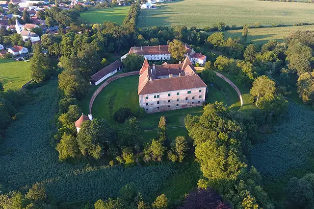 Schloss Eberau – Burg oder Schloss, 25 km von Eisenzicken
