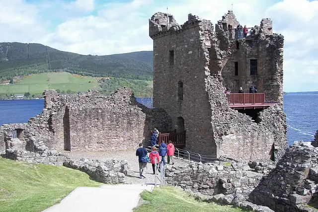 Urquhart Castle – Burg oder Schloss, 22 km von Inverness