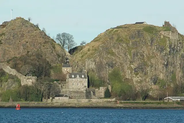 Dumbarton Castle – Burg oder Schloss, 21 km von Glasgow