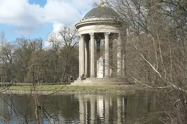 Pagodenburg – Burg oder Schloss, 7 km von München