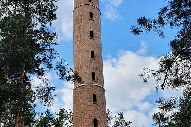Luckaitztaler Ziegelturm – Aussichtsturm, 18 km von Lubnjow
