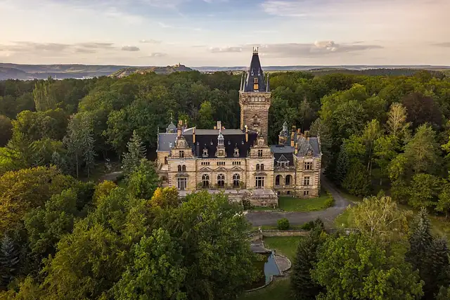 Neues Jagdschloß Hummelshain – Burg oder Schloss, 14 km von Lobeda