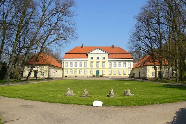Gut Emkendorf – Burg oder Schloss, 13 km von Rendsburg