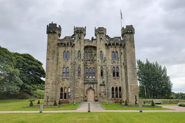Hylton Castle – Burg oder Schloss, 12 km von Newcastle upon Tyne