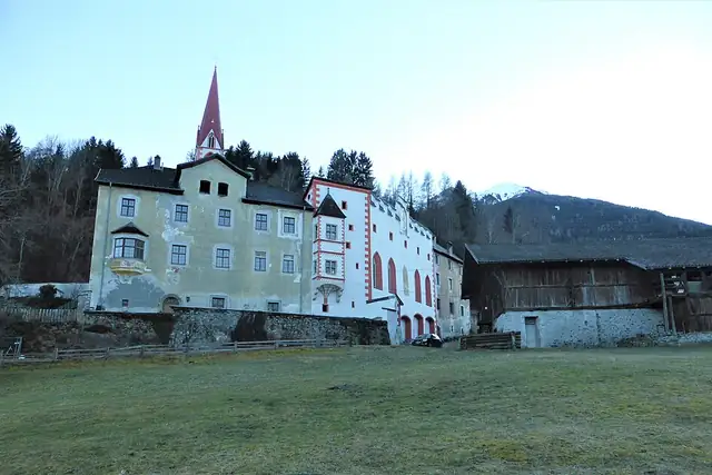 Risschloss – Burg oder Schloss, 21 km von Innsbruck