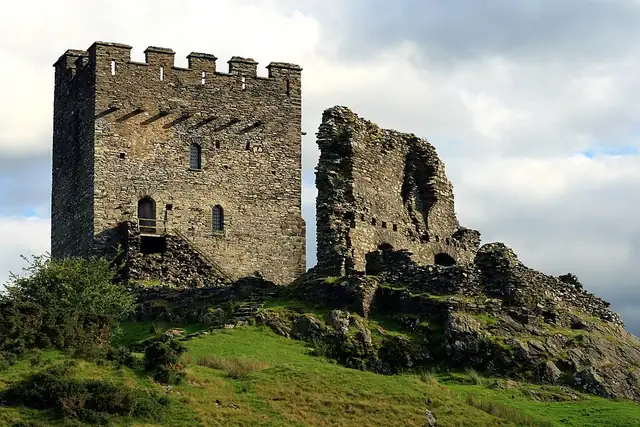 Castell Dolwyddelan – Burg oder Schloss, 24 km von Bangor