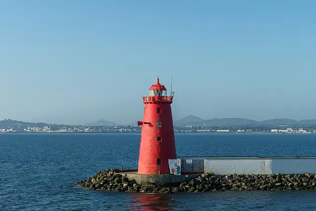 Poolbeg Lighthouse – Leuchtturm, 7 km von Dublin