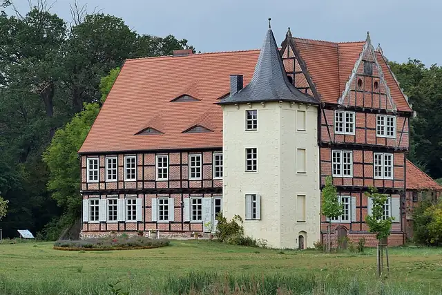 Herrenhaus Briest – Burg oder Schloss, 18 km von Burg bei Magdeburg