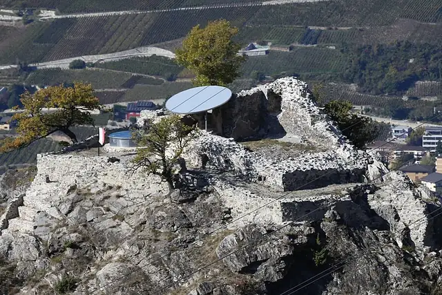 Ruine du Château de Beauregard – Burg oder Schloss, bei Sierre