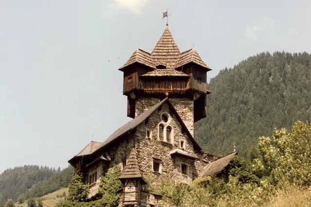 Burgruine Oberfalkenstein – Burg oder Schloss