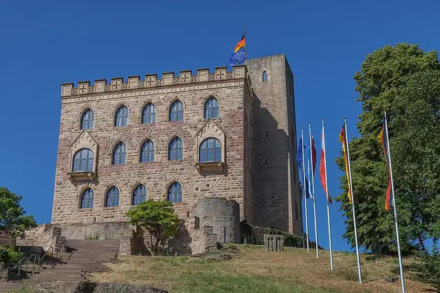 Hambacher Schloss – Burg oder Schloss, bei Neustadt an der Weinstraße
