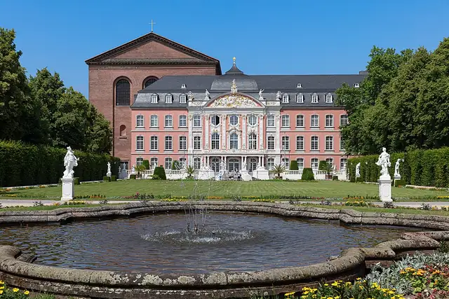 Kurfürstliches Palais – Burg oder Schloss, bei Trier