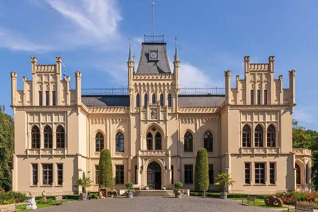 Schloss Evenburg – Burg oder Schloss, bei Leer