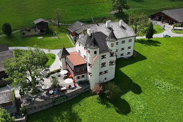 Weitmoserschlössl – Burg oder Schloss