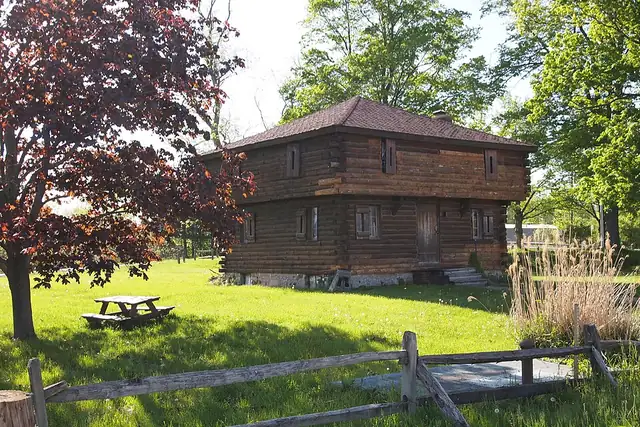Fort Brewerton – Festung, 7 km von Clay
