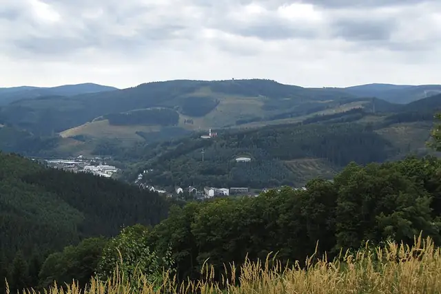 Aussichtsturm Hohe Bracht – Aussichtsturm, bei Lennestadt